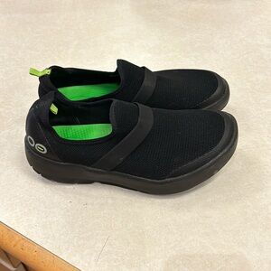 Oofos black slip on shoes size 9W